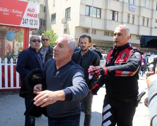 Antalya&rsquo;da Hatalı Araba Park Etme Kavgası: 1 Yaralı 2