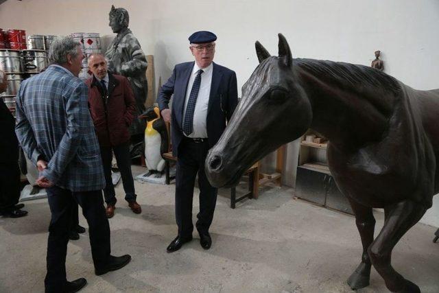 Başkan Kurt, Park Ve Bah&ccedil;eler M&uuml;d&uuml;rl&uuml;ğ&uuml;n&uuml; Gezdi 2