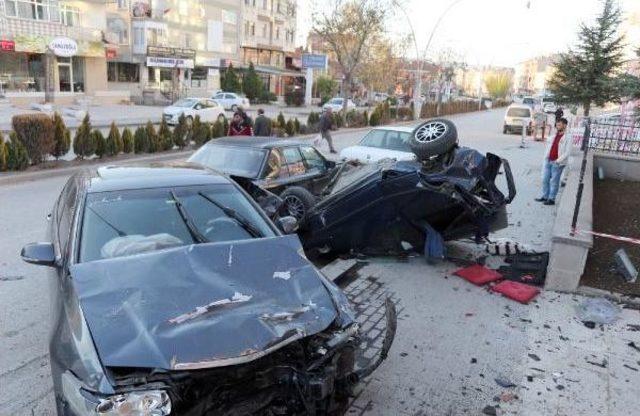 Aşırı Hız Kazasında Ortalık Savaş Alanına Döndü