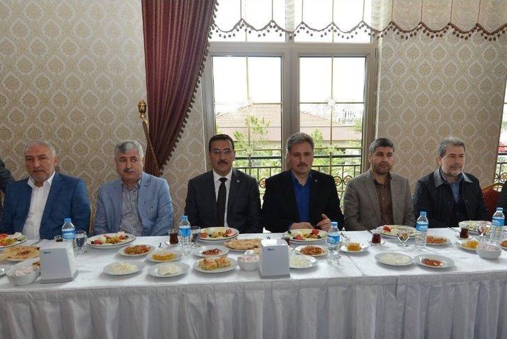 Bakan Tüfenkci Yeşilyurt Belediye Personeli İle Buluştu G2