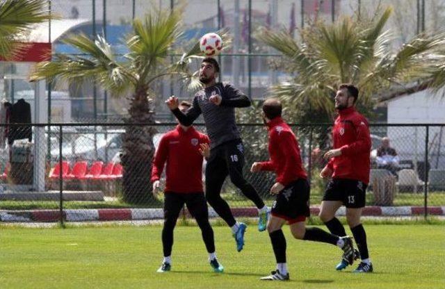 Samsunspor Sportif Direk&ouml;t&ouml;r&uuml; Zeren: Performansımız &Uuml;st D&uuml;zeyde 3