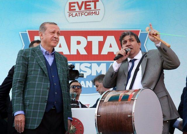 Cumhurbaşkanı Erdoğan Davul Çaldı