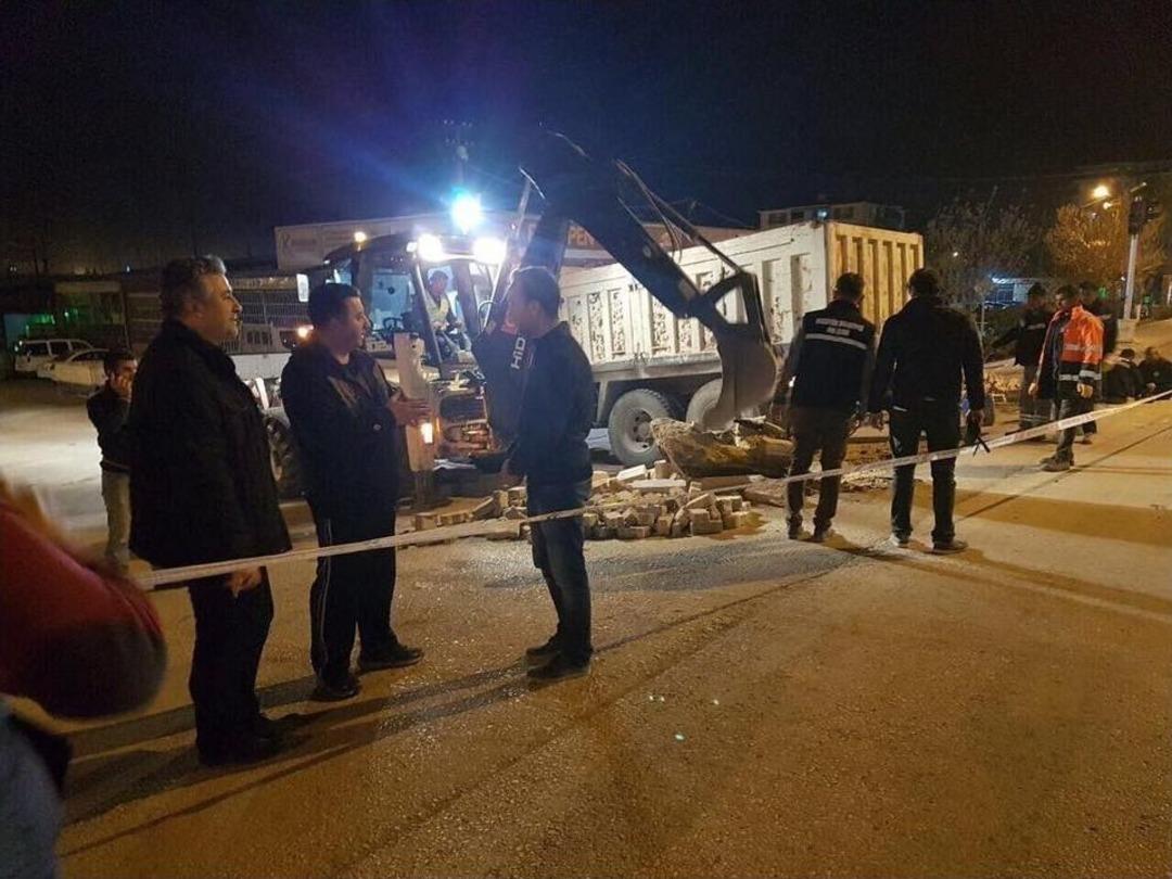 Kavşak &Ccedil;alışmaları Bir Gecede Tamamlandı