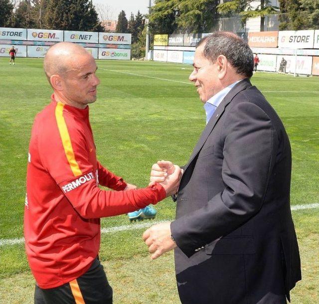 Galatasaray’da Derbi Hazırlıkları Sürüyor