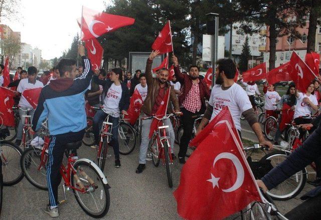 Başarılı Öğrenciler Bisiklet Turu Attı