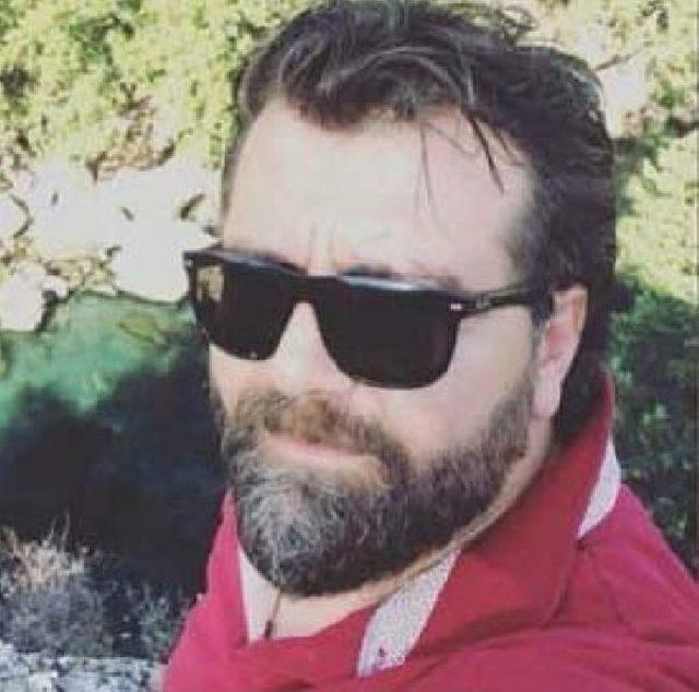 Tabancasını kontrol ederken kendini vuran doktor toprağa verildi 1