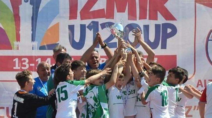 İzmir Cup'ta Şampiyon Bursaspor