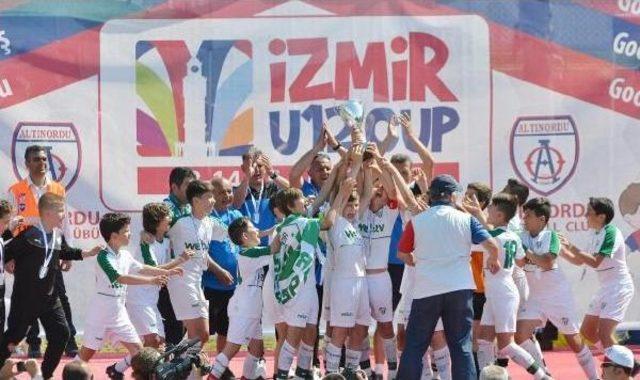 İzmir Cup ta Şampiyon Bursaspor 3
