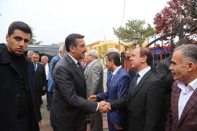 G&uuml;mr&uuml;k Ve Ticaret Bakanı B&uuml;lent T&uuml;fenkci: 2