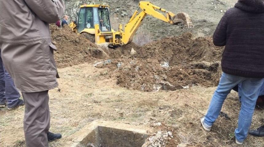 &Ccedil;ukura D&uuml;şen K&uuml;&ccedil;&uuml;k &Ccedil;ocuk &Ouml;ld&uuml;