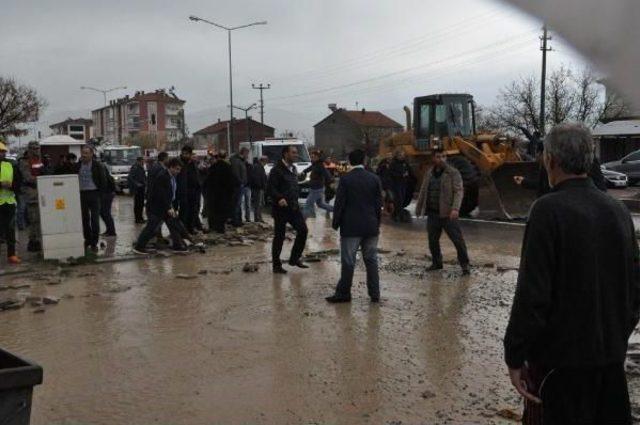 Elazığ'ın Yazıkonak Beldesi Sele Teslim