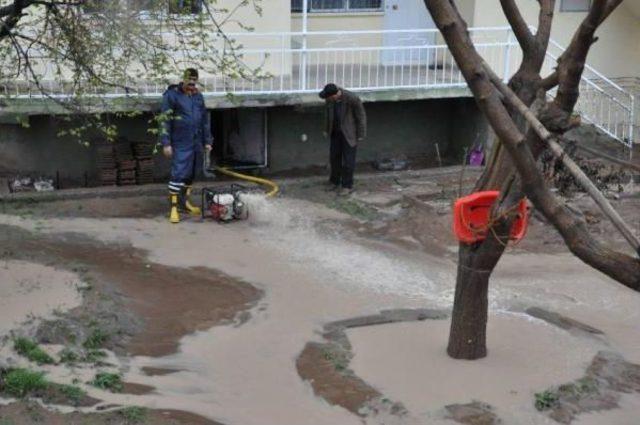 Elazığ'ın Yazıkonak Beldesi Sele Teslim