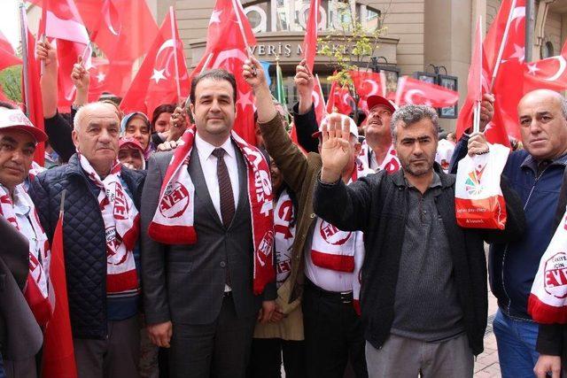 Yüzlerce Ak Partili Vatandaşlar Mehter Marşı Eşliğinde “evet” Kararı İçin Yürüdü 3