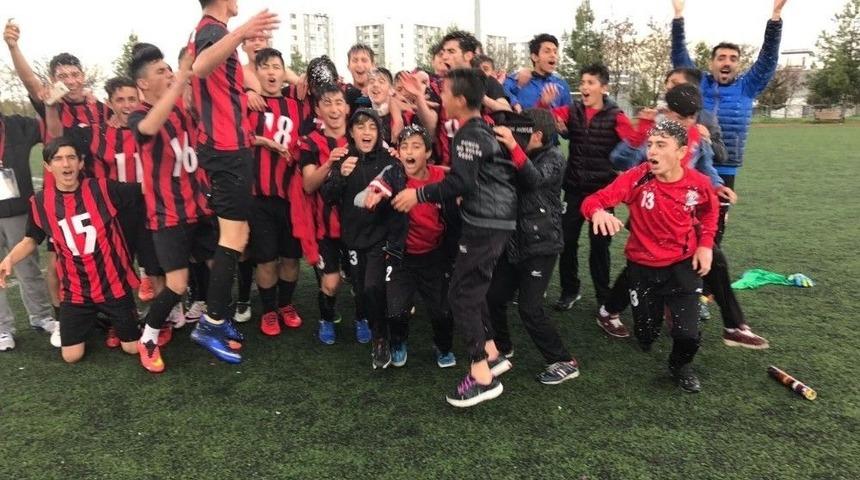 Van B&uuml;y&uuml;kşehir Belediyespor U-15 B&ouml;lgesel Ligde Şampiyonu Oldu