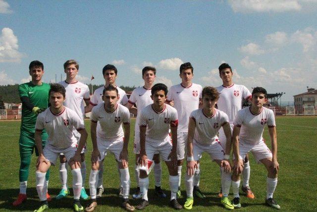 U17 Türkiye Şampiyonası 2. Kademe Final Maçı Sonrası Saha Karıştı