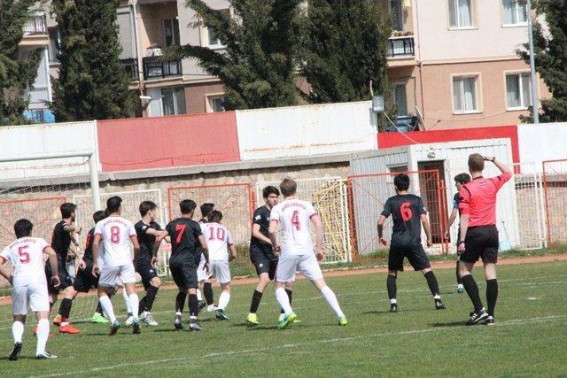 U17 Türkiye Şampiyonası 2. Kademe Final Maçı Sonrası Saha Karıştı