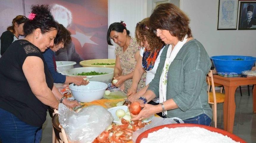 Ortaca&rsquo;da Sandık G&ouml;revlilerine İmece Usul&uuml; Pide