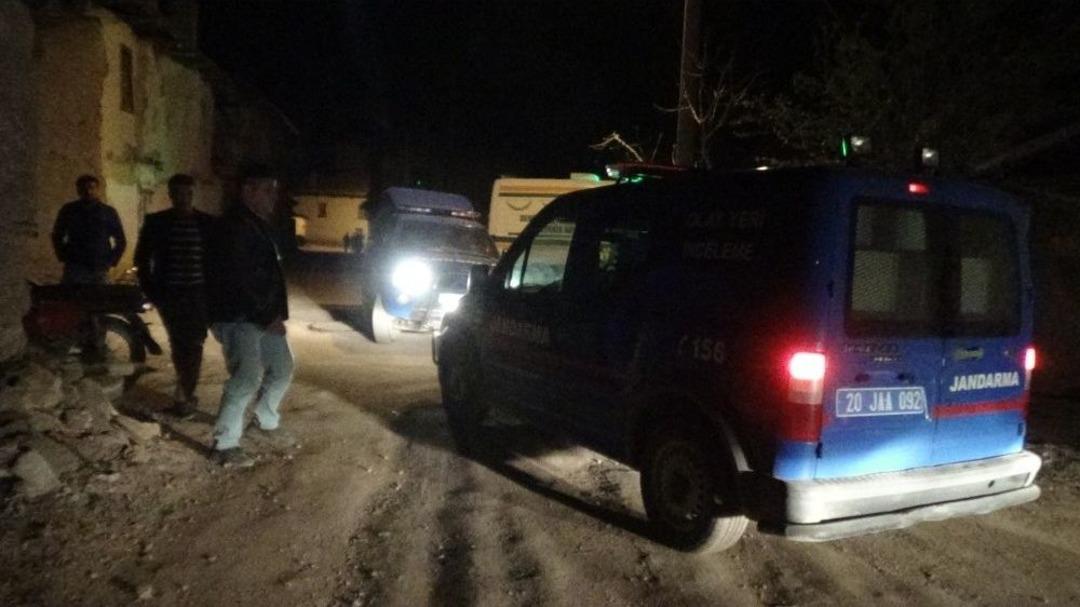 Bir Yıldır Beraber Kaldığı Arkadaşını Vahşice &Ouml;ld&uuml;rd&uuml;: 1 &Ouml;l&uuml; 2 Yaralı