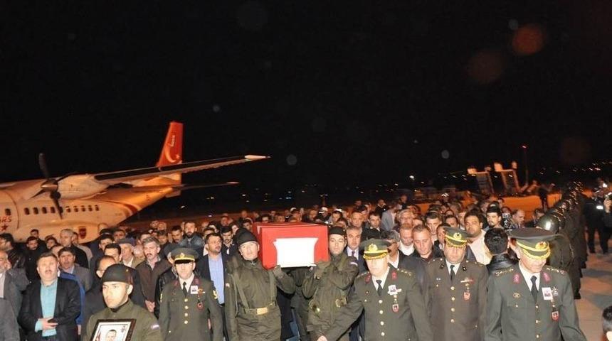 Şehit Binbaşı Uşak&rsquo;a Getirildi
