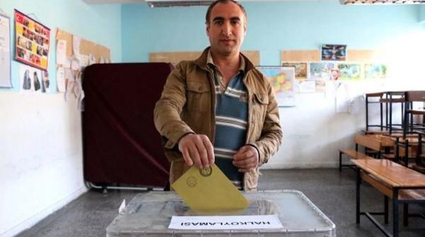 Adıyaman'da Referandumda Oy Kullanma Işlemleri Başladı