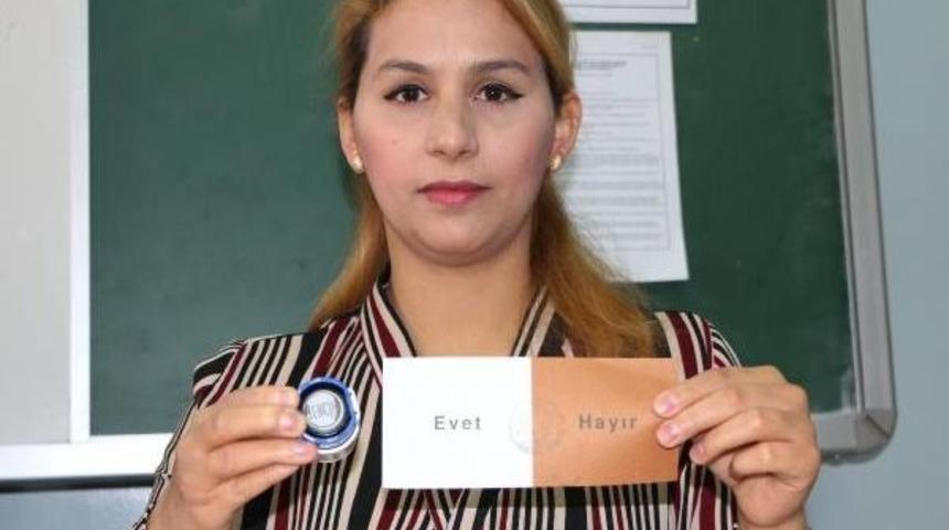 Gaziantep'te Vatandaşlar Sandık Başına Gitti