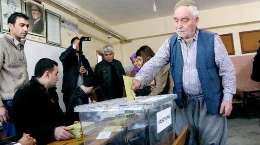 Şanlıurfa'da Oy Verme Işlemleri Başladı