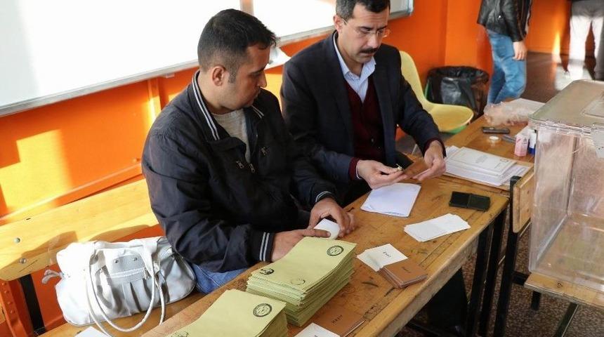 Diyarbakır&rsquo;da Oy Verme İşlemi Başladı