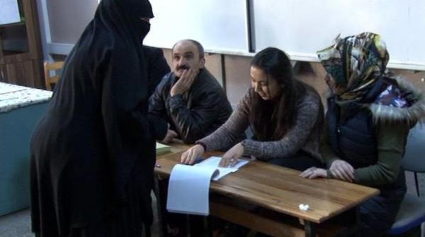 Doğu'da Referandum Başladı