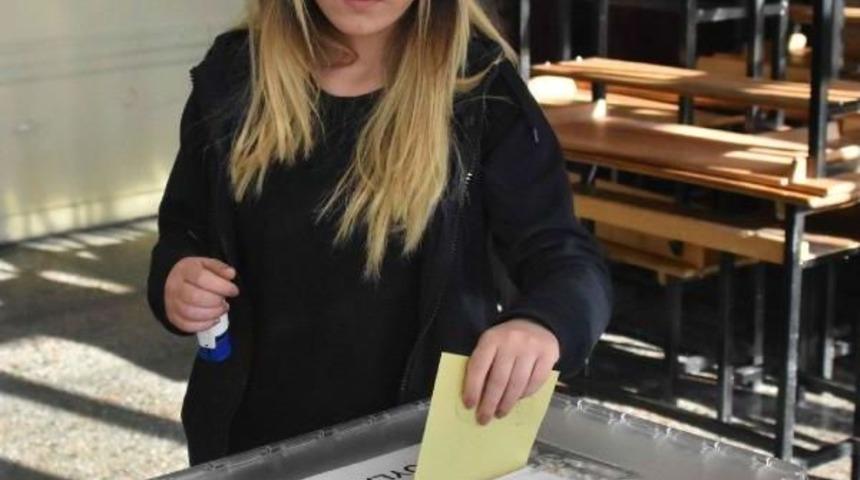 Konya'da  Se&ccedil;men Referandum I&ccedil;in Sandık Başına Gitti