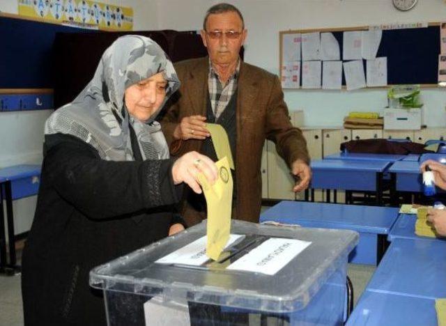 Tokat'ta Oy Verme Işlemi Başladı