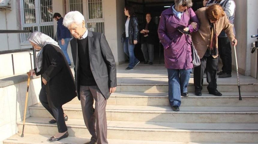 Adana Sandık Başında