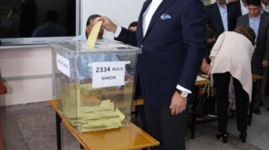 Dışişleri Bakanı &Ccedil;avuşoğlu Oyunu Alanya&rsquo;da Kullandı