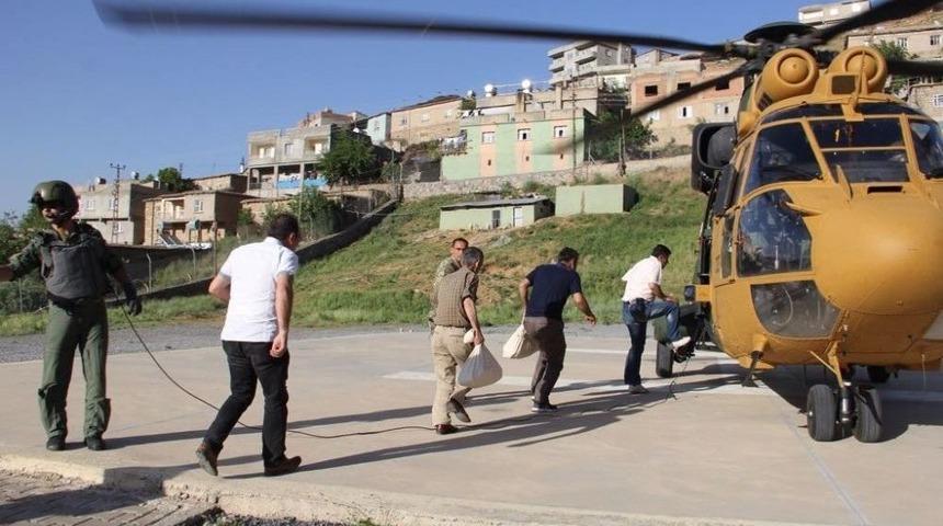 Siirt&rsquo;te Oy Torbaları Helikopterle Taşındı