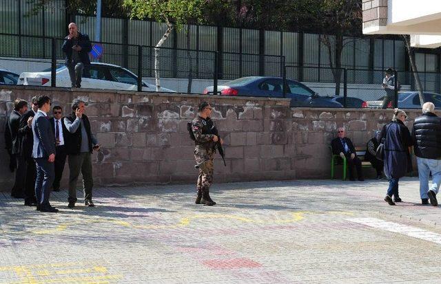 Tbmm Başkanı Ve Genelkurmay Başkanının Oy Kullanacağı Okulda Yoğun Güvenlik Önlemleri