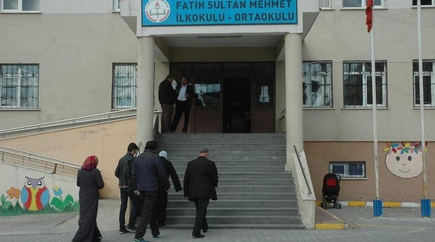 Van’da Oy Kullanma İşlemi