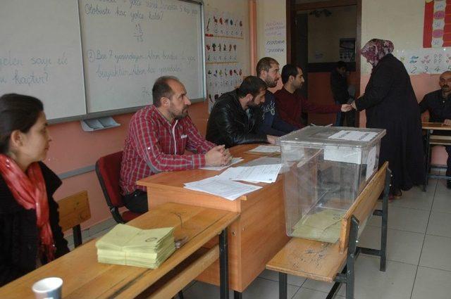 Van’da Oy Kullanma İşlemi 1