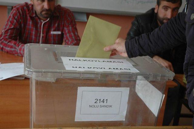 Van’da Oy Kullanma İşlemi 2