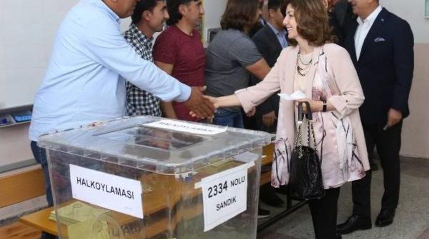 Bakan &Ccedil;avuşoğlu Oyunu Kullandı