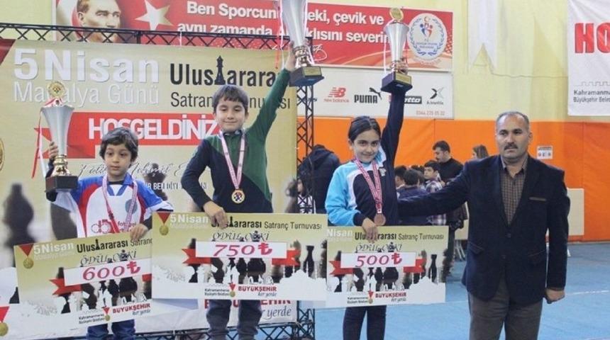 Satran&ccedil; Şampiyonları Kahramanmaraş&rsquo;tan D&ouml;rt Birincilikle D&ouml;nd&uuml;