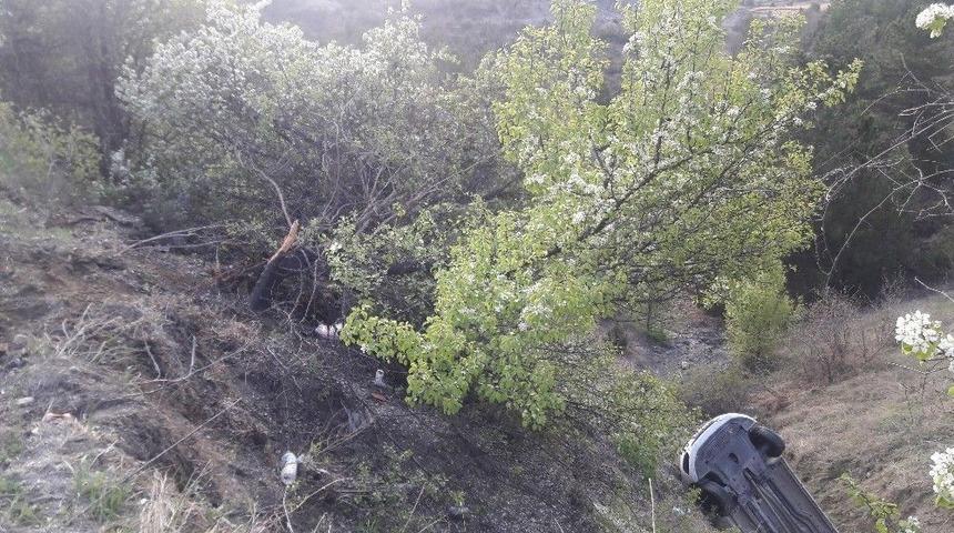 Kontrolden &Ccedil;ıktı 15 Metrelik U&ccedil;uruma Yuvarlandı: 6 Yaralı