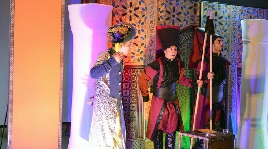 Edeb-i Hayat Okumaları Tiyatro Oyunu Oldu