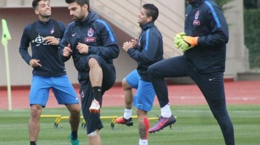 Trabzonspor Y&ouml;netimi Kiralıklar I&ccedil;in &Ccedil;&ouml;z&uuml;m Arıyor