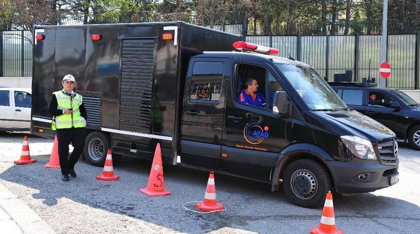 Kahraman Ve Orgeneral Akar&rsquo;ın Oy Kullanacağı Okulda Kimyasal &Ouml;l&ccedil;&uuml;m Yapıldı