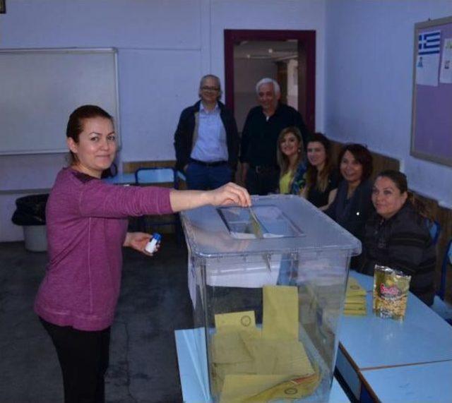 Denizli'de Referandum Sakin Başladı