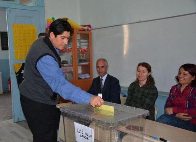 Denizli'de Referandum Sakin Başladı