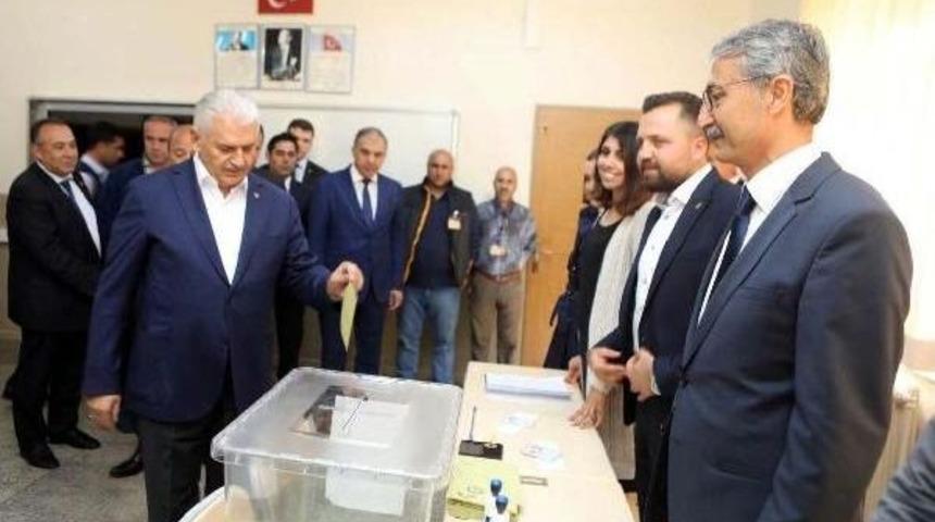 Başbakan Yıldırım: Sonu&ccedil; Ne Olursa Olsun Başımızın Tacıdır