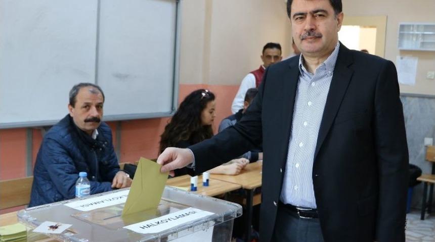 (özel Haber) Vali Şahin: "istanbul’da Her Şey Huzur İçerisinde Gidiyor"