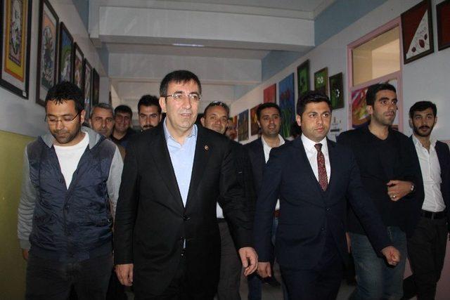 Ak Partili Yılmaz, Oyunu Annesiyle Birlikte Kullandı 2