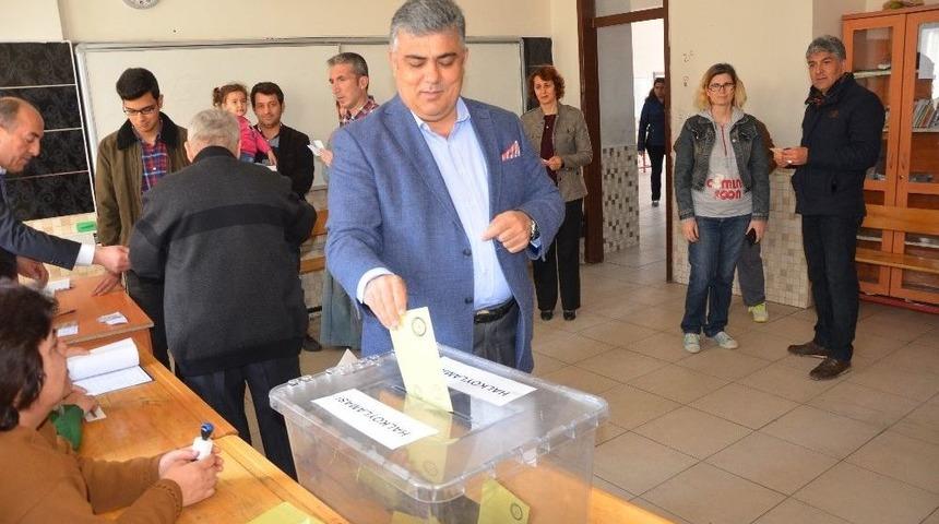 Başkan &Ouml;zg&uuml;ven Oyunu Kullandı