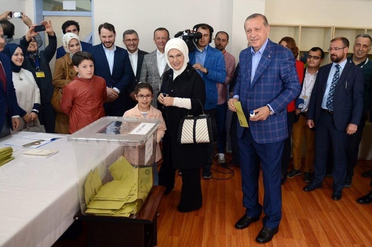 Cumhurbaşkanı Erdoğan: "t&uuml;rkiye Sandıklar A&ccedil;ılınca Geleceğe Y&uuml;r&uuml;yecektir"